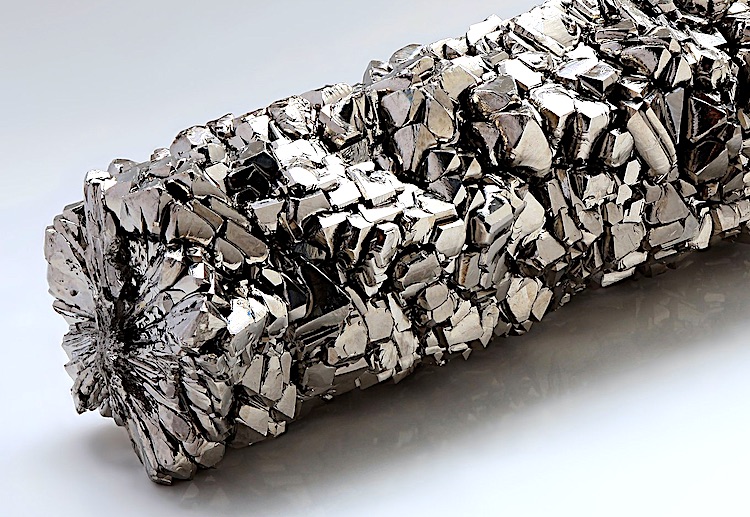 raw titanium element